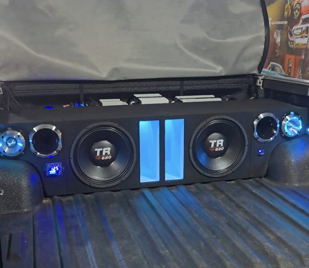 Equipo completo con woofer TRITÓN TR620 para camionetas PICK UP